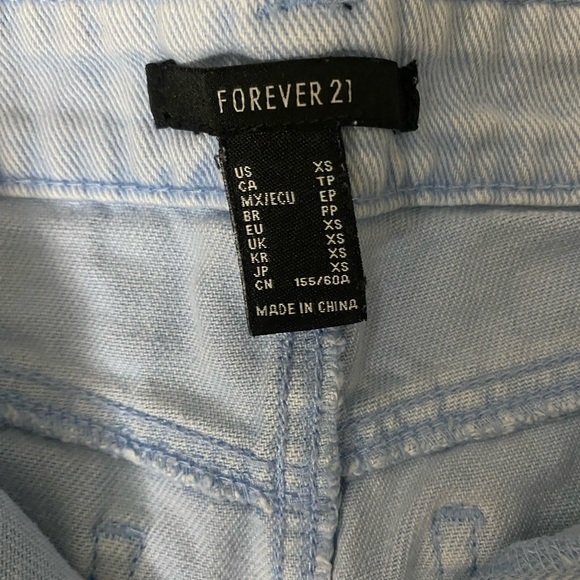 Forever 21 denim shorts (xs) - Picture 3 of 3